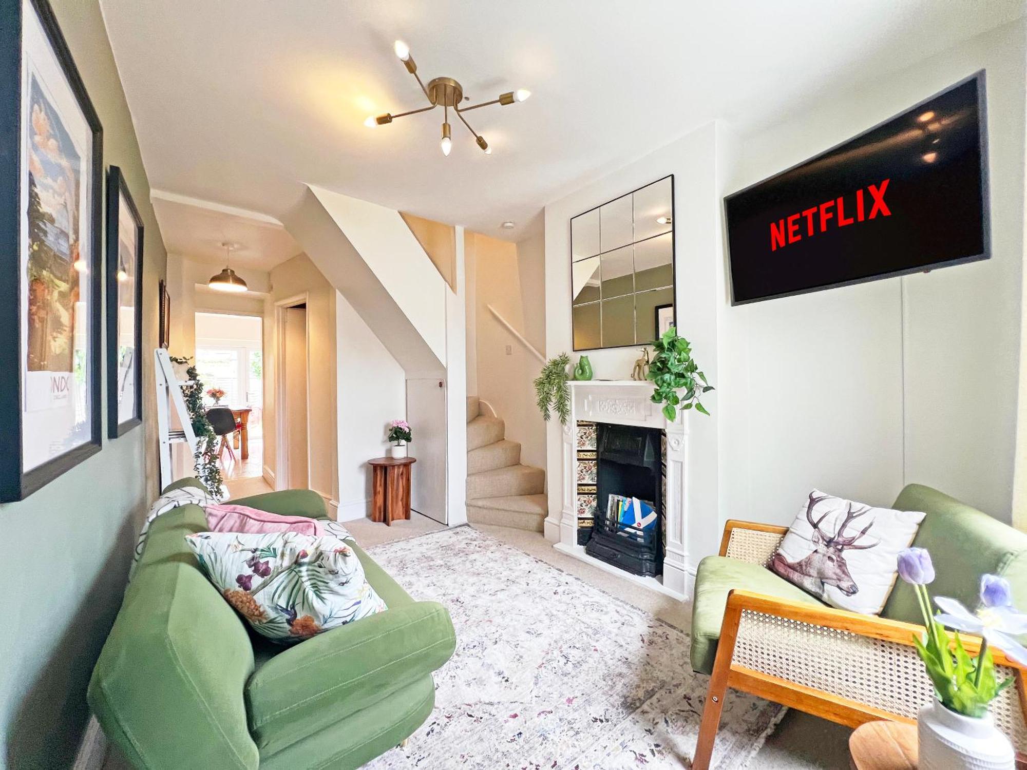 Charming Central Windsor 2 Bed Cottage Free Residents Parking And Private Garden Legoland Ascot Windsor Castle Thorpe Park Heathrow Airport Екстер'єр фото